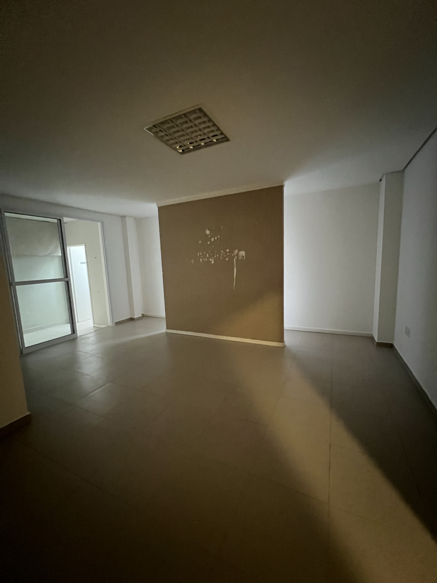 sala-104